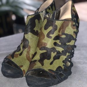 Camouflage Bootie Heel